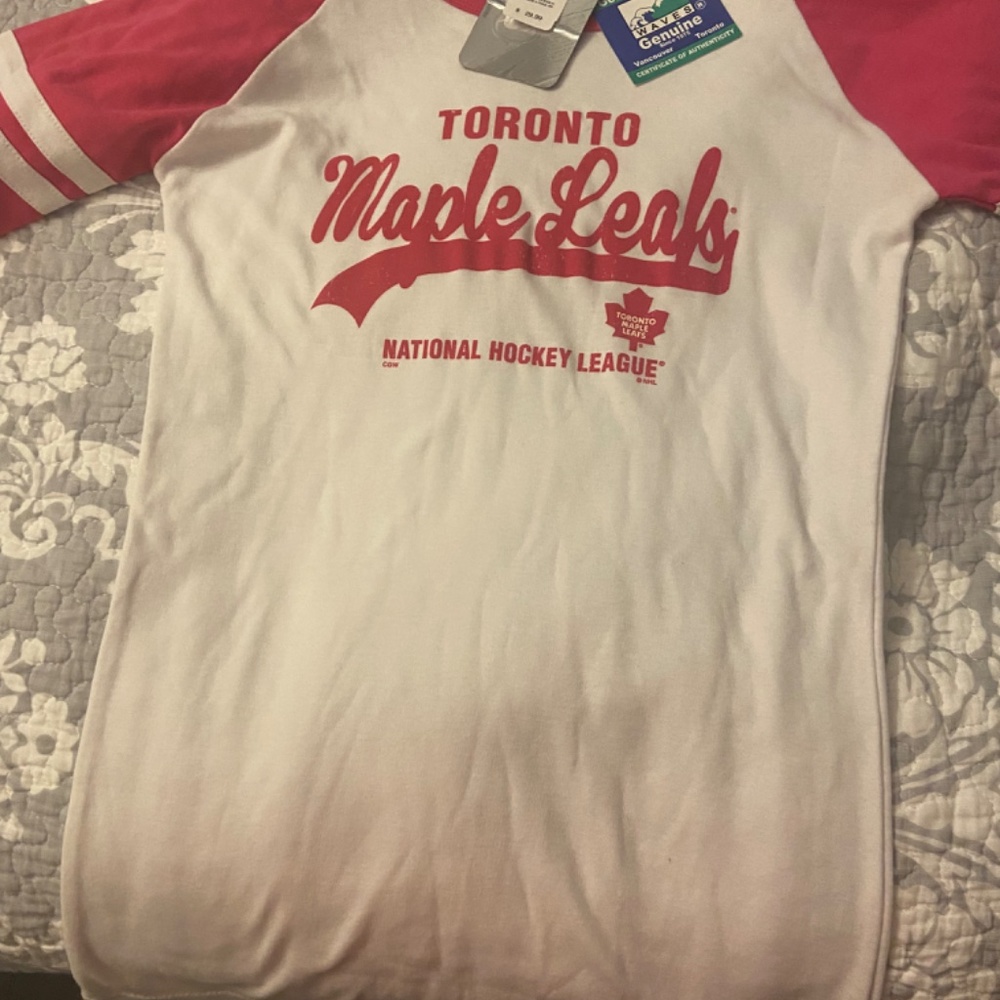 Toronto Maple leafs. Shirt - Picture 4 of 4